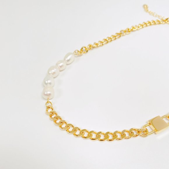 Natural Pearls, Lock, Curb and Chain 18K Real Gold Plated Necklace - Picture 5 of 12
